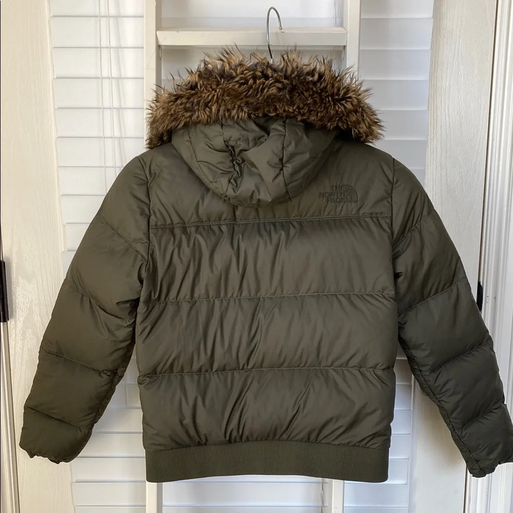 The North Face Girls Gotham 550 Down Green Fur Trim Hooded Puffer Jacket M